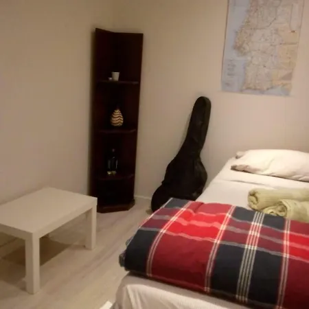 Apartamento/quarto Excelente Proximo Ao Rato * Lisboa