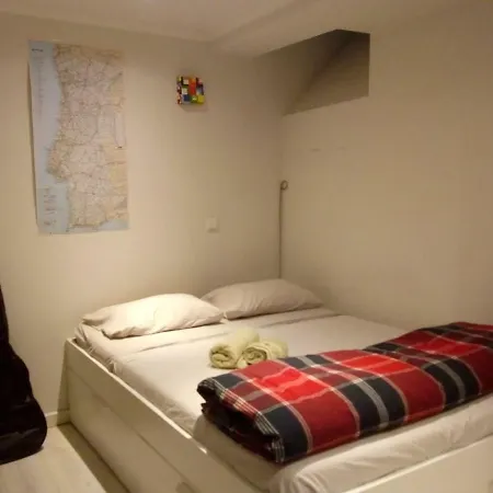 Apartamento/quarto Excelente Proximo Ao Rato Lisbona